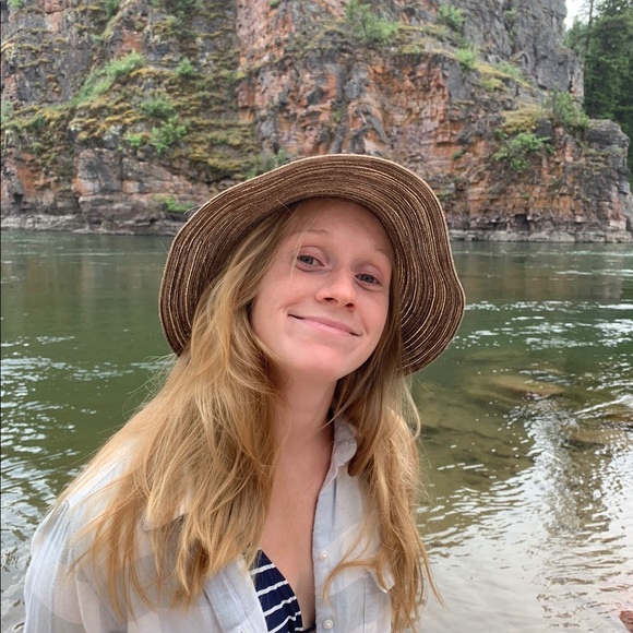 Meet your Posher, Jessica - Picture 1 of 1